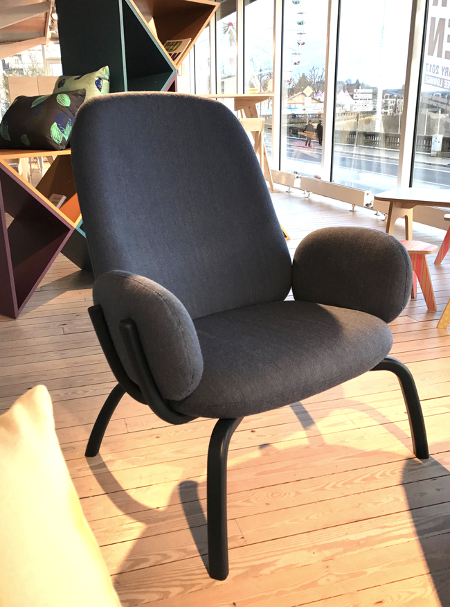 pebble-lounge-chair-prototype-casino-luxbg